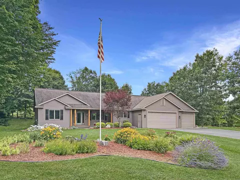 1390 Nightingale, Kingsley, MI 49649