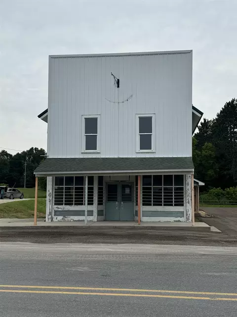 10978 Eight Mile, Luther, MI 49656