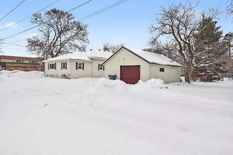 130 Ayer, Cadillac, MI 49601