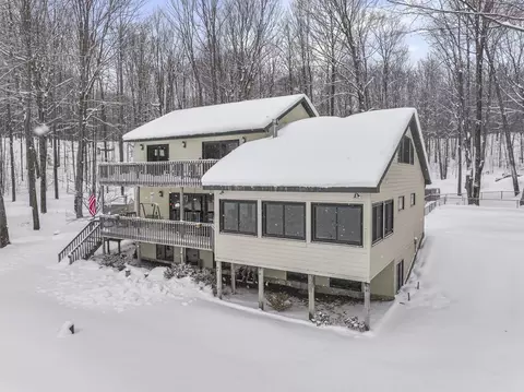 420 W Beech Bark, Maple City, MI 49664