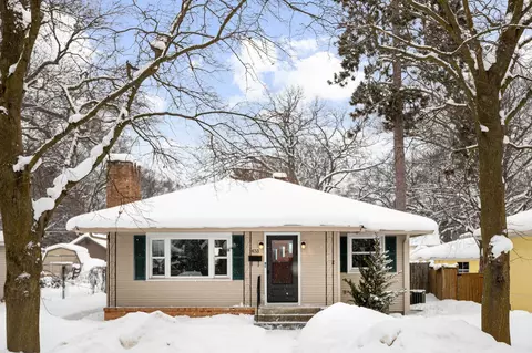 633 W Twelfth, Traverse City, MI 49684