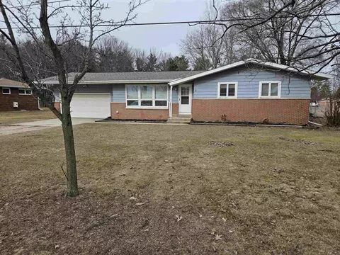 1006 Cheesman, Saint Louis, MI 48880