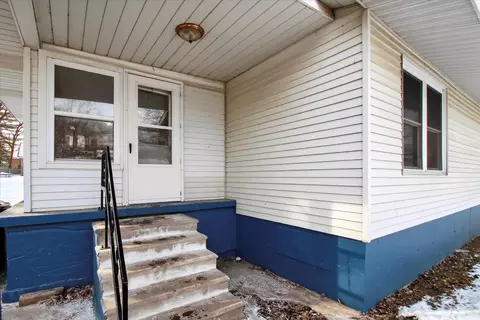 Exterior - 920 Ely, Alma, MI 48801 photo 5 of 9