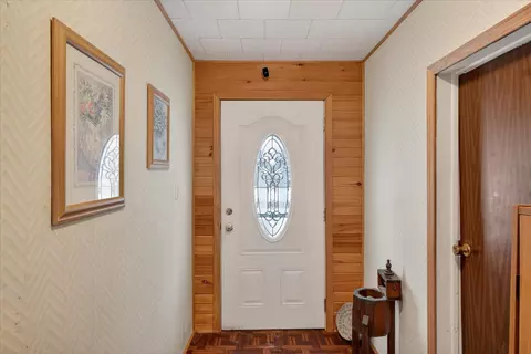 Entry Way - 920 Ely, Alma, MI 48801 photo 3 of 5