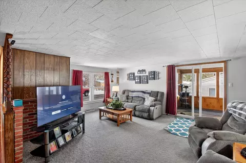 Living - 920 Ely, Alma, MI 48801 photo 2 of 2