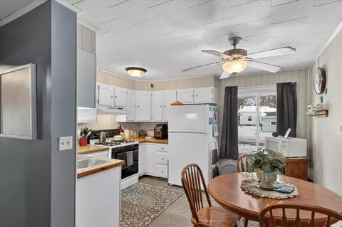 Kitchen - 920 Ely, Alma, MI 48801 photo 1 of 4
