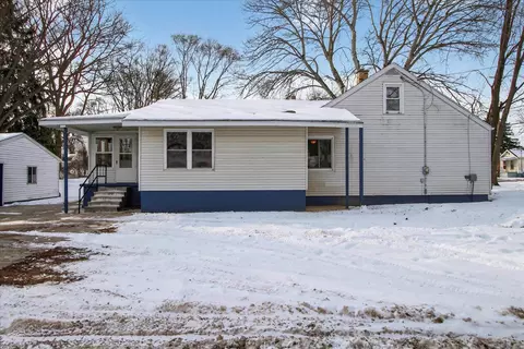 Exterior - 920 Ely, Alma, MI 48801 photo 6 of 9