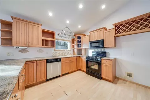 Kitchen - 6131 Shellenbarger, Hale, MI 48739 photo 4 of 5
