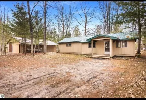 1568 Poplar Dr NE, Kalkaska, MI 49646