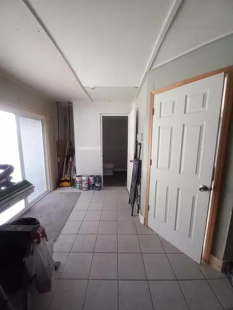 Entry Way - 806 S Main, Au Gres, MI 48703 photo 5 of 5