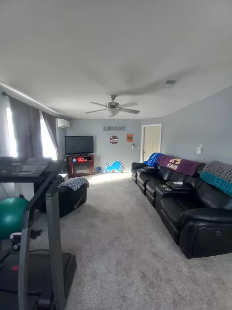 Living - 806 S Main, Au Gres, MI 48703 photo 5 of 6