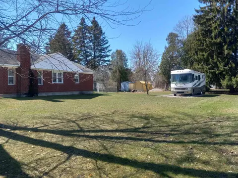 Exterior - 806 S Main, Au Gres, MI 48703 photo 2 of 4