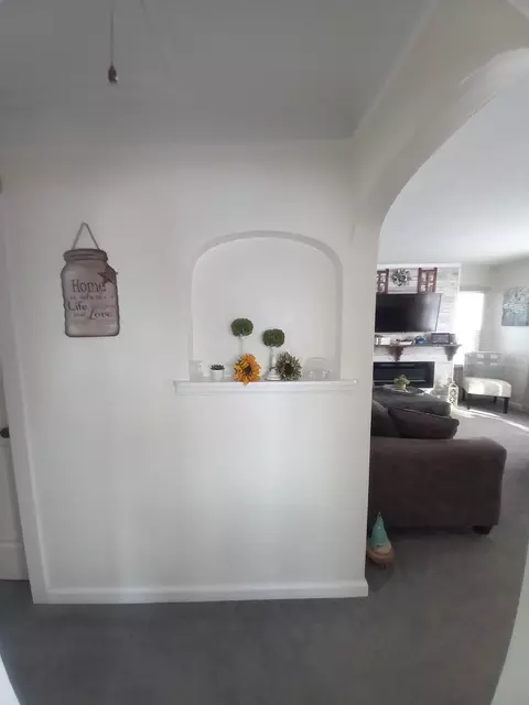 Entry Way - 806 S Main, Au Gres, MI 48703 photo 3 of 5