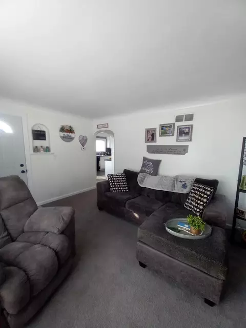 Living - 806 S Main, Au Gres, MI 48703 photo 3 of 6
