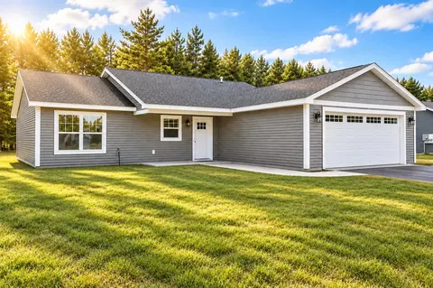 2740 Mockingbird, Traverse City, MI 49685