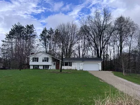 8320 W Whispering Pne, Lake City, MI 49651
