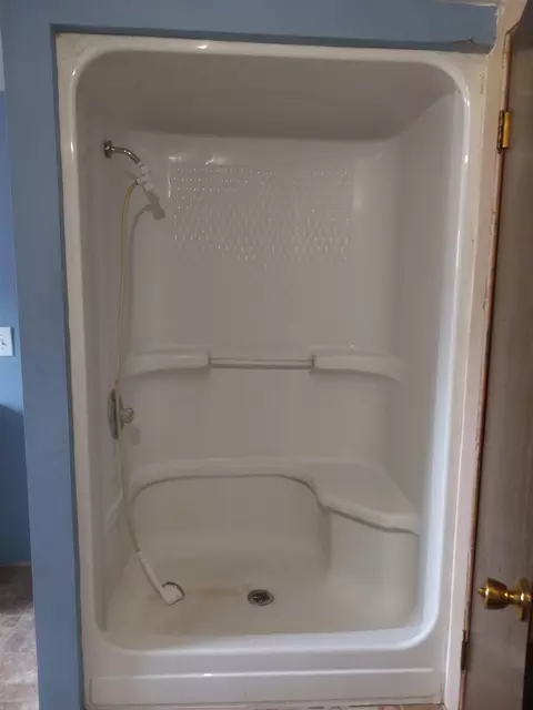 Bath - 208 E Main, Hale, MI 48739 photo 3 of 4
