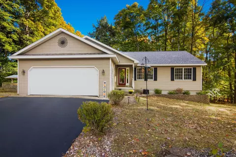 197 Black Rdg, Traverse City, MI 49696