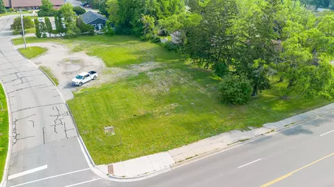 915 E Broomfield, Mount Pleasant, MI 48858