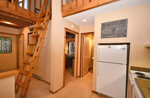 Entry Way - 8 South Gln, Arbor, MI 49636 photo 1 of 2