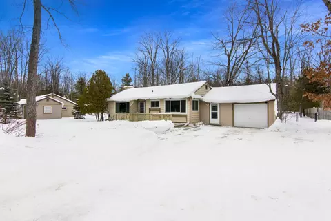 5075 Karlin, Interlochen, MI 49643