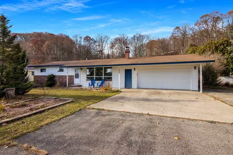 7222 S West Bayshore, Traverse City, MI 49684