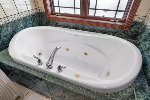 Bath - 5465 Samels, Williamsburg, MI 49690 photo 4 of 8