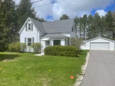 20370 Honor, Interlochen, MI 49649