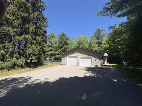 211 E 7th, Northport, MI 49670