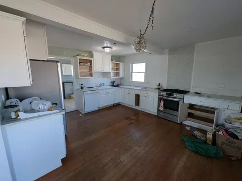 Kitchen - 3818 N Hammell Bch, Au Gres, MI 48703 photo 2 of 4