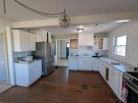Kitchen - 3818 N Hammell Bch, Au Gres, MI 48703 photo 4 of 4