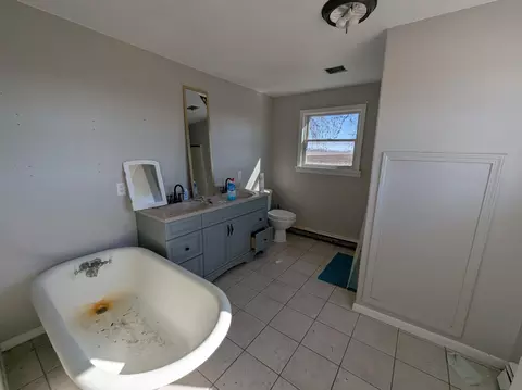 Bath - 3818 N Hammell Bch, Au Gres, MI 48703 photo 1 of 3