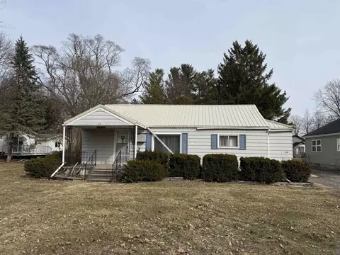 213 S Bankson, Saint Louis, MI 48880