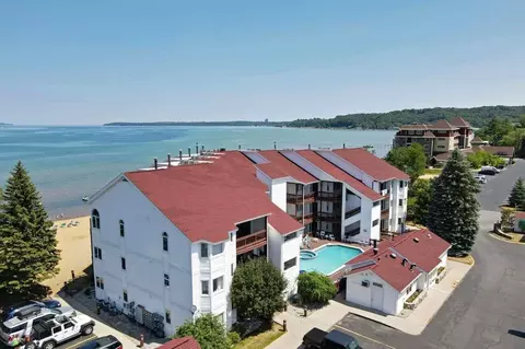 1995 Us31, Traverse City, MI 49686
