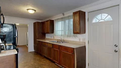 233 E Wright, Shepherd, MI 48883 photo 6