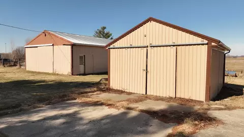 Exterior - 4775 E Coleman, Clare, MI 48617 photo 5 of 8