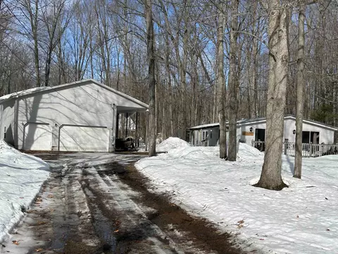 4640 E Circle Dr NE, Kalkaska, MI 49646