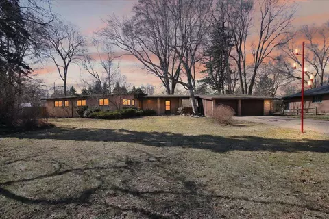 1307 Helen, Midland, MI 48640
