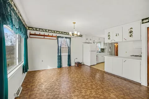 Dining - 7495 E Mcbrides, Edmore, MI 48829 photo 3 of 3
