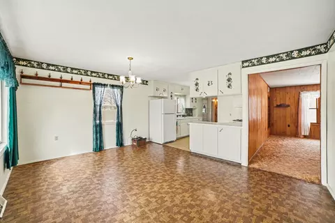 Dining - 7495 E Mcbrides, Edmore, MI 48829 photo 1 of 3