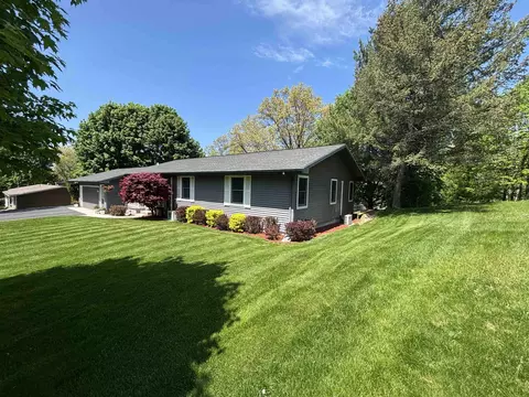 2639 Hammond Highlands, Traverse City, MI 49696