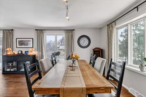 Dining - 980 Glencoe, Alma, MI 48801 photo 2 of 2