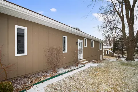 Exterior - 980 Glencoe, Alma, MI 48801 photo 6 of 13