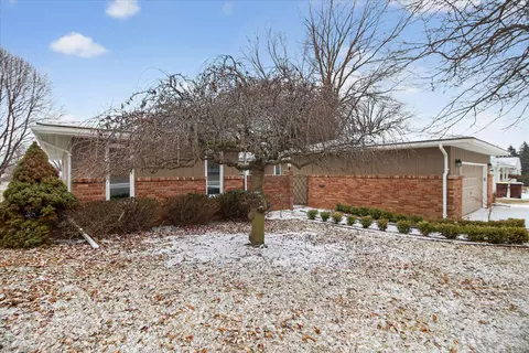 Exterior - 980 Glencoe, Alma, MI 48801 photo 10 of 13