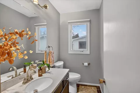 Bath - 980 Glencoe, Alma, MI 48801 photo 7 of 7