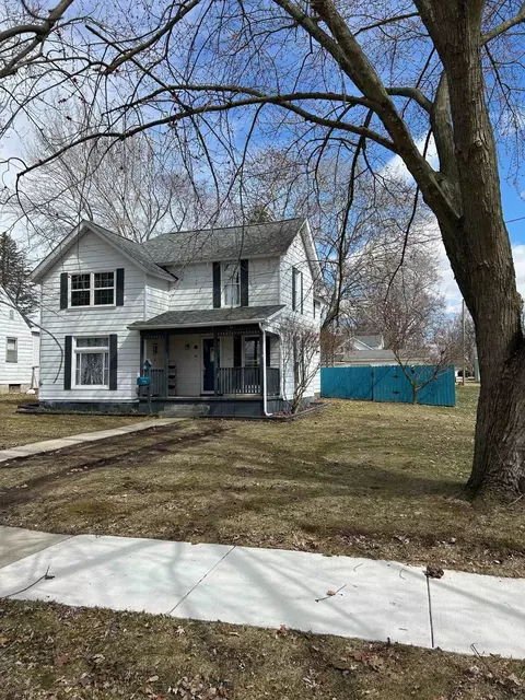 320 N Elm, Ithaca, MI 48847 photo 2