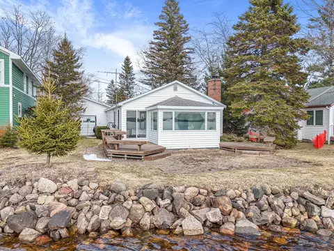 235 E Lake Mitchell, Cadillac, MI 49601