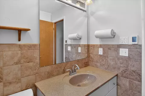 Bath - 901 Riverview, Alma, MI 48801 photo 3 of 4