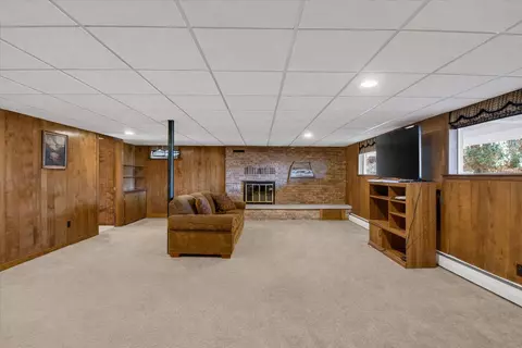 Living - 901 Riverview, Alma, MI 48801 photo 5 of 5