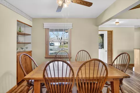 Dining - 901 Riverview, Alma, MI 48801 photo 2 of 3